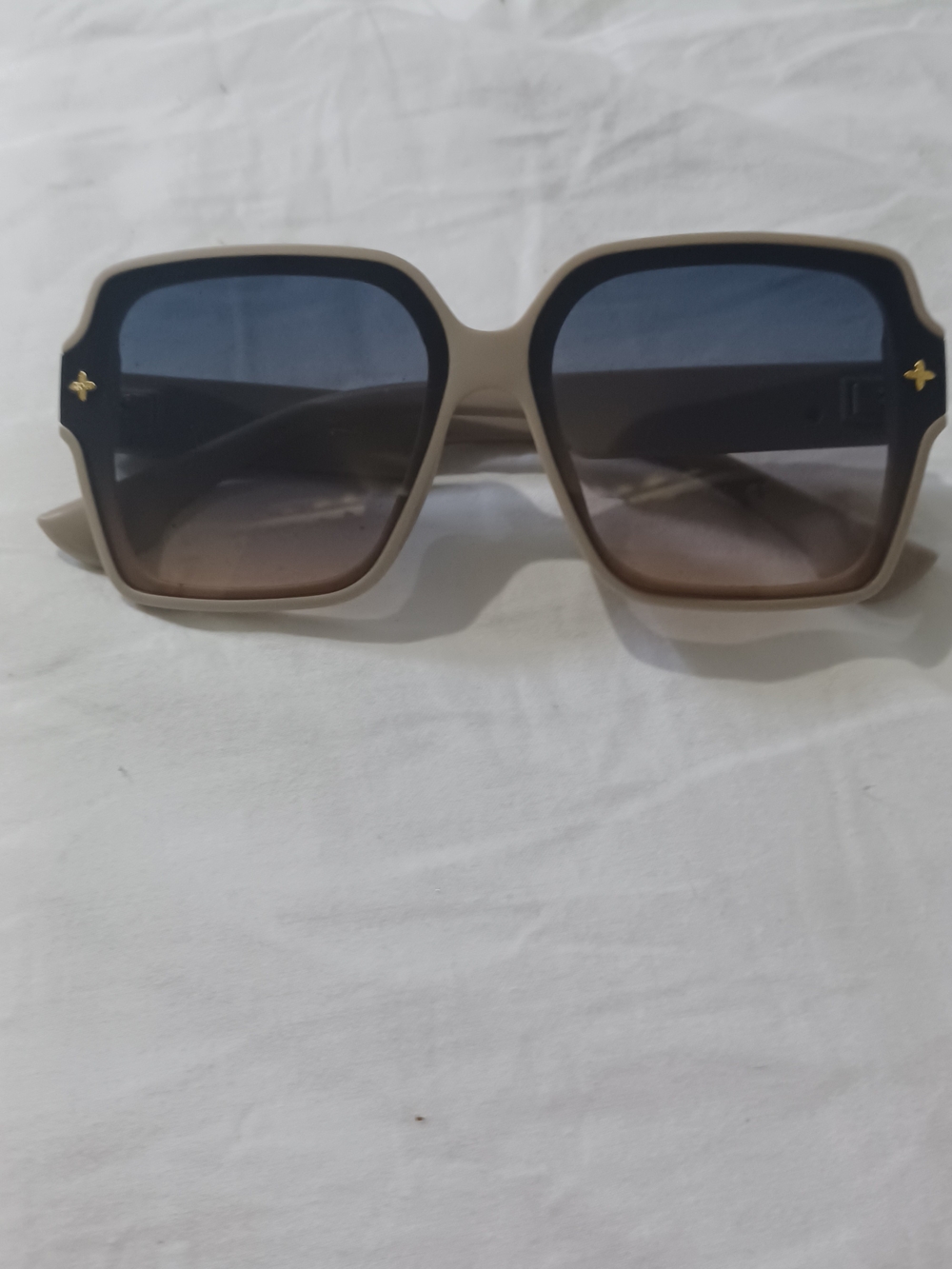 Women’s Oversized Square Sunglasses in Beige with Gradient Lenses